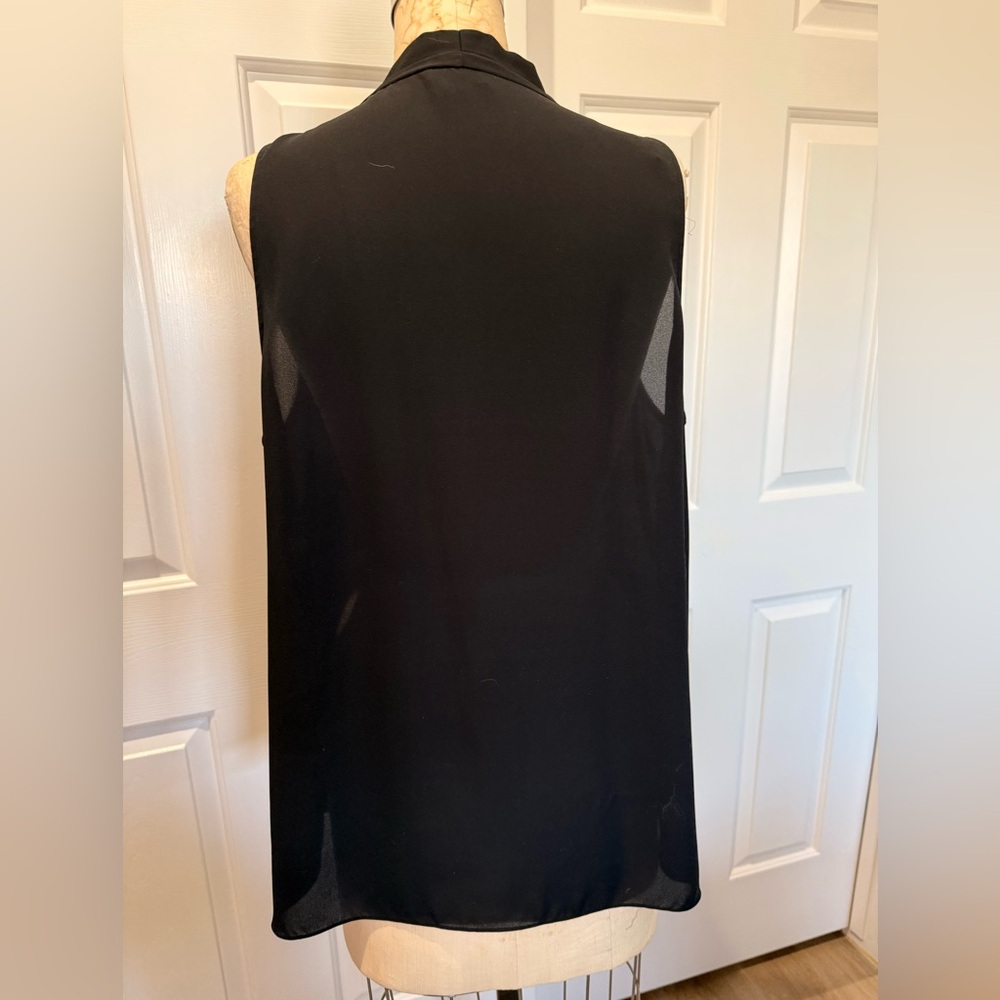 Vince Camuto Black Sleeveless Draped Sleeveless top. Size L - Picture 5 of 6
